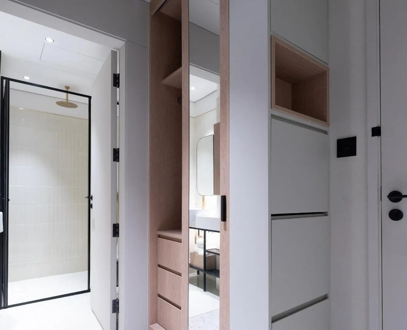 Modern Studio, Burj Views - Business Travelers Dubai Apartment