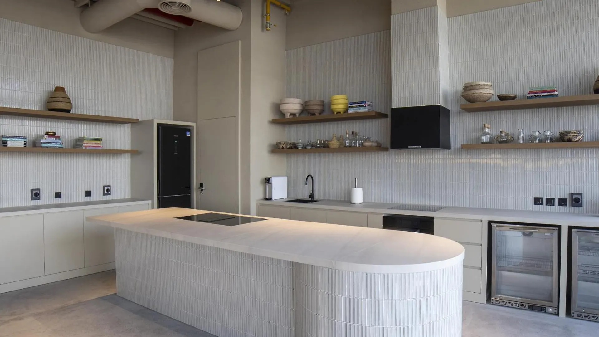 Modern Studio, Burj Views - Business Travelers Dubai Apartment