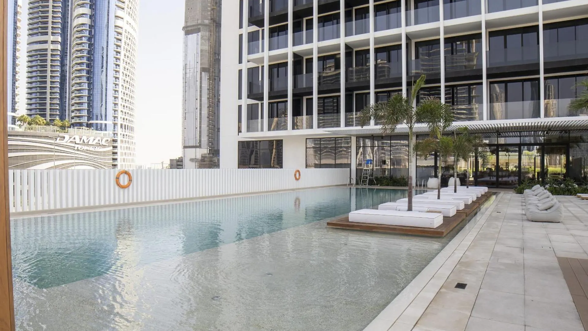 Modern Studio, Burj Views - Business Travelers Dubai Apartment